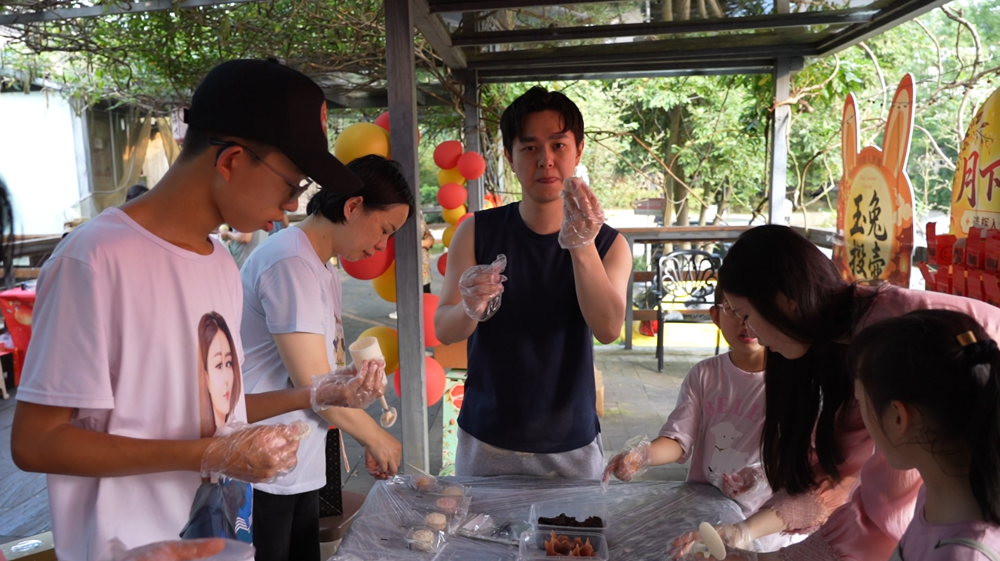“月圆中秋  情暖两岸”在常台商台胞台属共话团圆 